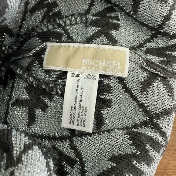 Michael Kors Gray and Black Geometric Scarf - Picture 6 of 8